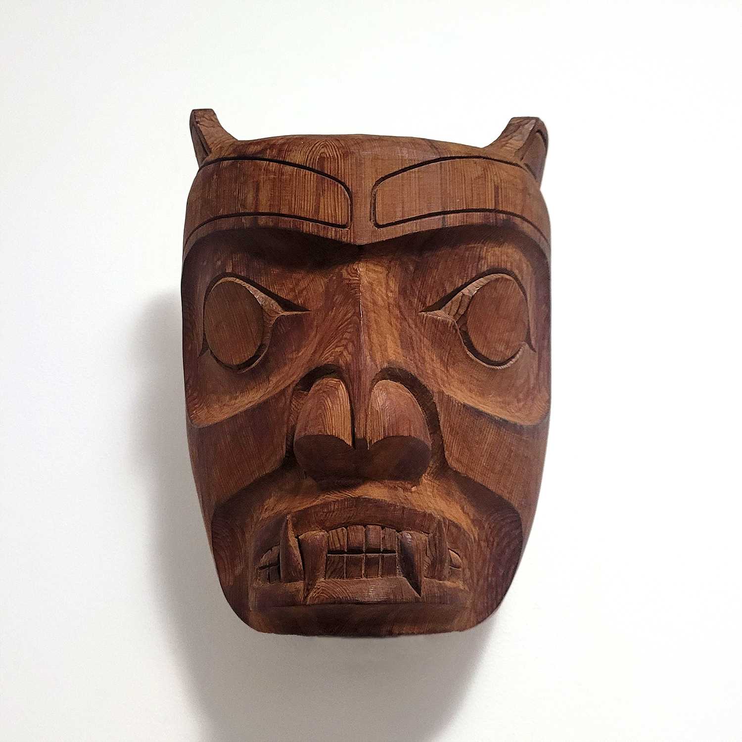 Kwakiutl Mask Oscar Ozzie Matilpi 木製 マスク Marten Mask by Richard Hunt, Kwakwaka'wakw – Spirits of the West