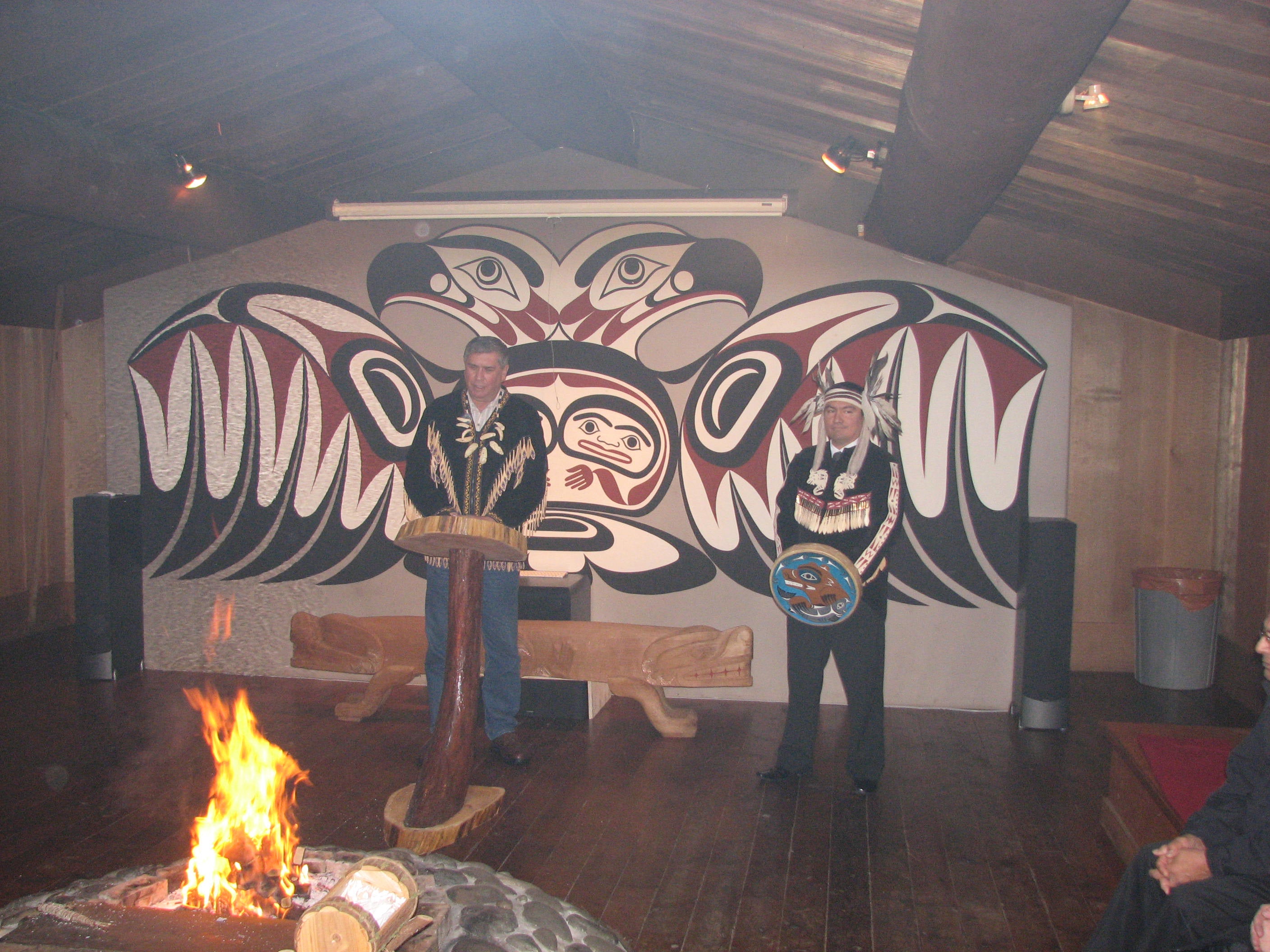 Thunderbird & Bear Totem Pole by Richard Krentz, Coast Salish