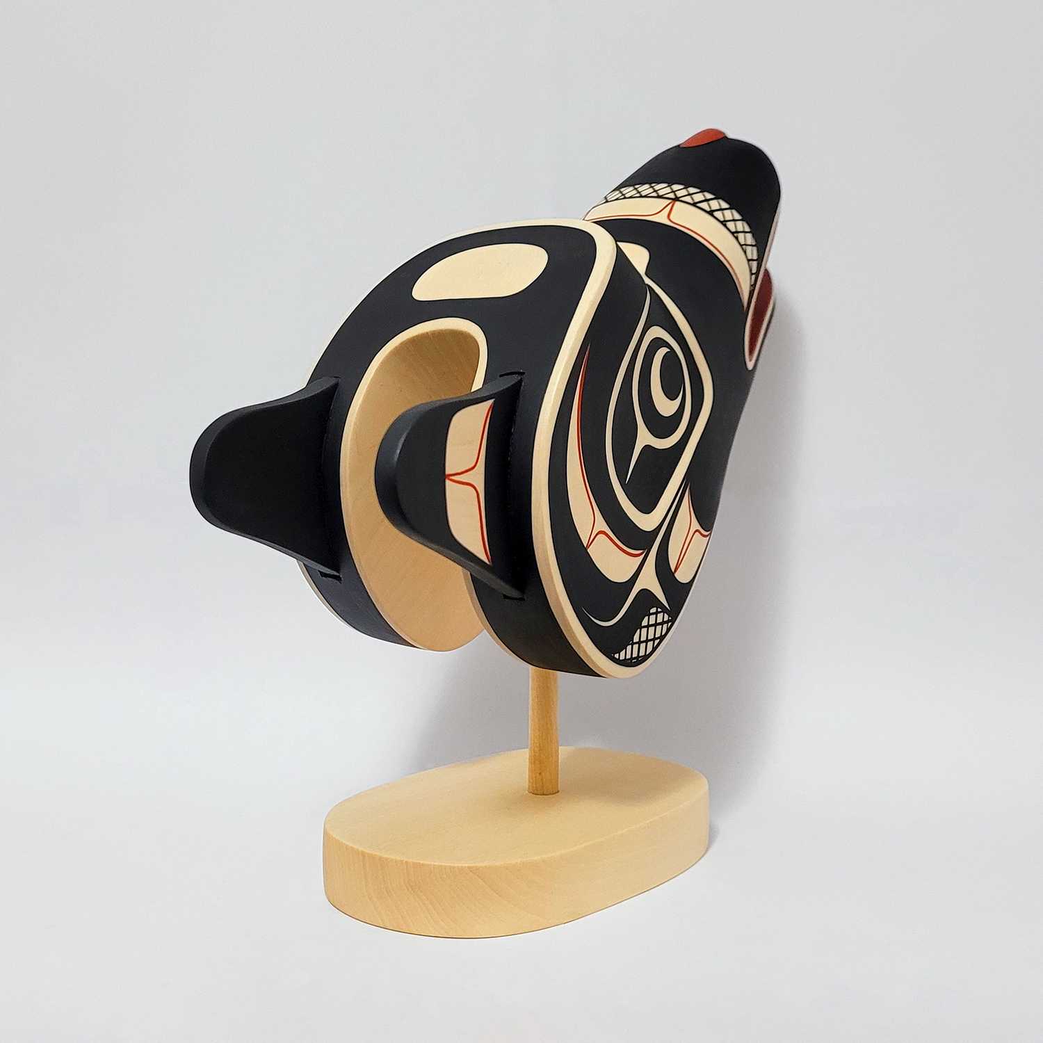 Native Wolf Carving by Kwakwaka'wakw artist od Smith